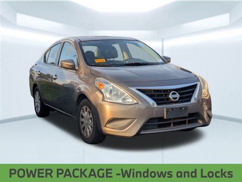 Used 2016 Nissan Versa SV image 4