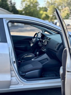 Used 2017 Kia Rio LX image 9