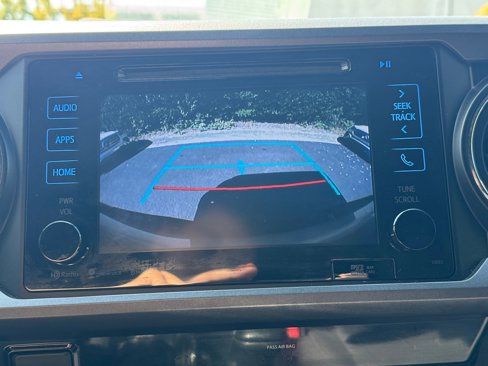Used 2018 Toyota Tacoma TRD Sport image 13
