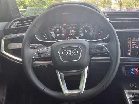 New 2025 Audi Q3 2.0T Premium image 9