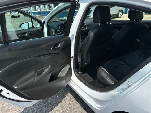 Used 2017 Chevrolet Cruze Premier image 25