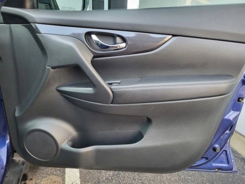 Used 2018 Nissan Rogue S image 25