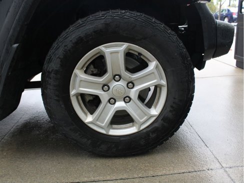 Used 2021 Jeep Wrangler Unlimited Sport image 12