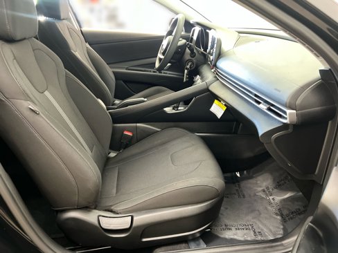 Used 2023 Hyundai Elantra SE image 24
