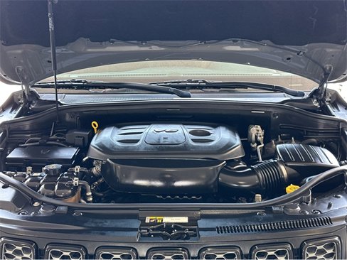 Used 2019 Jeep Grand Cherokee Altitude image 44