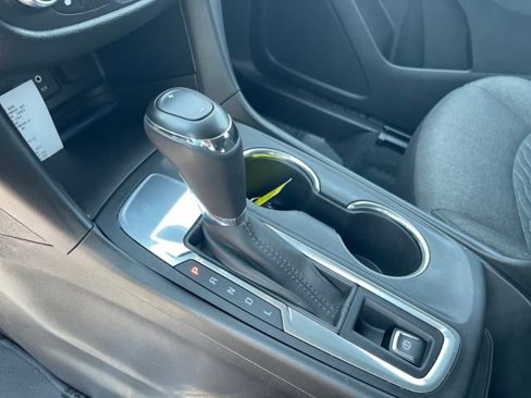 Used 2019 Chevrolet Equinox LT image 30