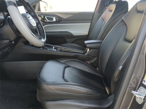 Used 2024 Jeep Compass Limited image 15