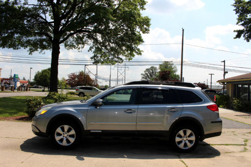 Used 2011 Subaru Outback 2.5i Limited image 6