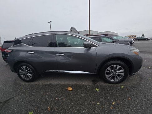 Used 2018 Nissan Murano SV image 3