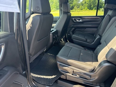Used 2021 Chevrolet Suburban LT image 11