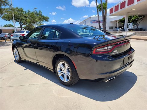 Used 2022 Dodge Charger SXT w/ Leather Interior Group image 10