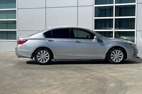 Used 2015 Honda Accord Touring image 3