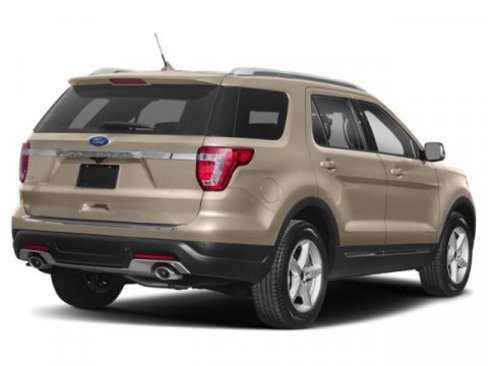 Used 2018 Ford Explorer XLT w/ Equipment Group 202A image 2