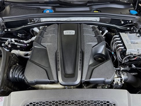 Certified 2022 Porsche Macan S image 24