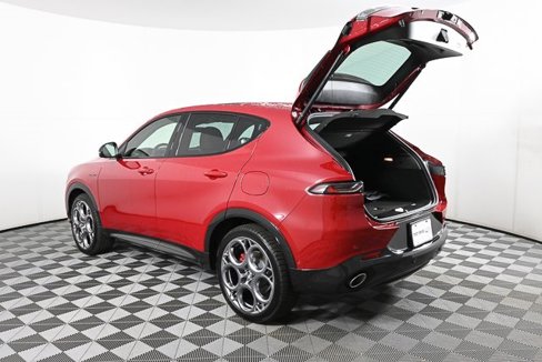 New 2024 Alfa Romeo Tonale Veloce image 25