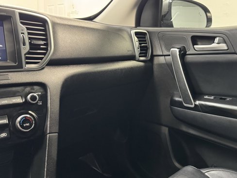 Used 2018 Kia Sportage EX image 23