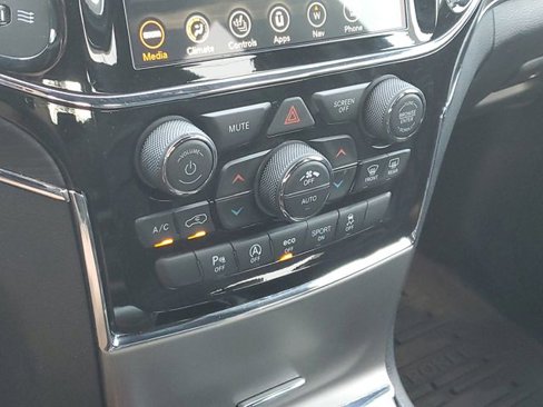 Used 2021 Jeep Grand Cherokee Limited image 32