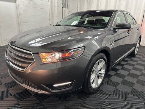 Used 2018 Ford Taurus SEL w/ Equipment Group 201A image 4