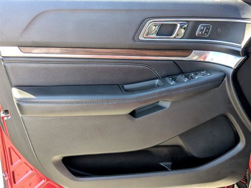 Used 2016 Ford Explorer Limited image 12