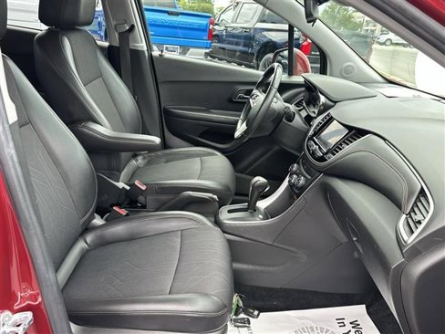 Certified 2022 Chevrolet Trax LT w/ LT Convenience Package image 27