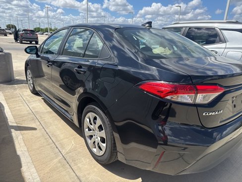 Used 2023 Toyota Corolla LE image 5