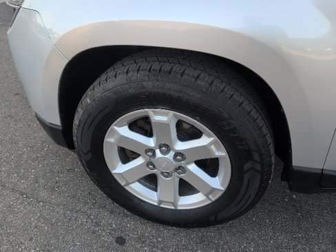 Used 2016 GMC Acadia SLE image 14