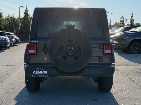 Used 2018 Jeep Wrangler Unlimited Sport image 6