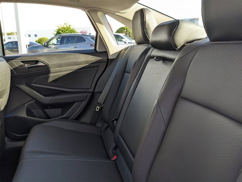 Certified 2020 Volkswagen Jetta SE image 18