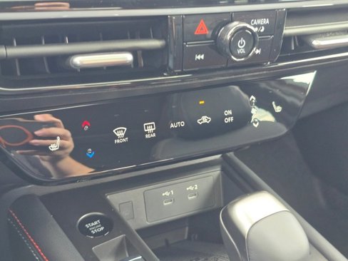 New 2025 Nissan Kicks SR w/ SR Premium Package image 35