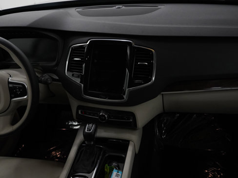 Used 2016 Volvo XC90 T6 Momentum w/ Momentum Plus Package image 13