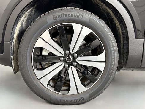 Used 2023 Volvo C40 Recharge Core w/ Protection Package Premier image 30