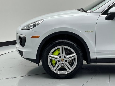 Used 2015 Porsche Cayenne S image 59
