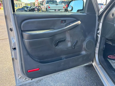 Used 2004 Chevrolet Silverado 1500 2WD Regular Cab image 9
