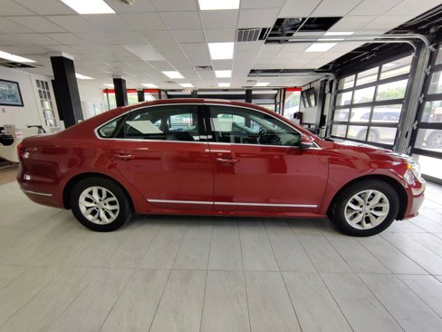 Used 2017 Volkswagen Passat 1.8T S image 10