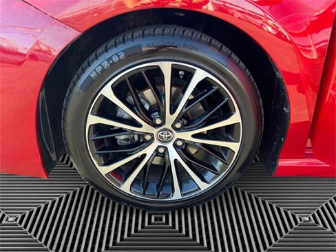 Certified 2019 Toyota Camry SE w/ Convenience Package image 9