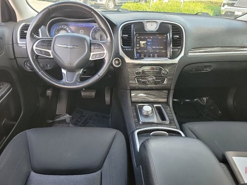 Used 2021 Chrysler 300 Touring image 4