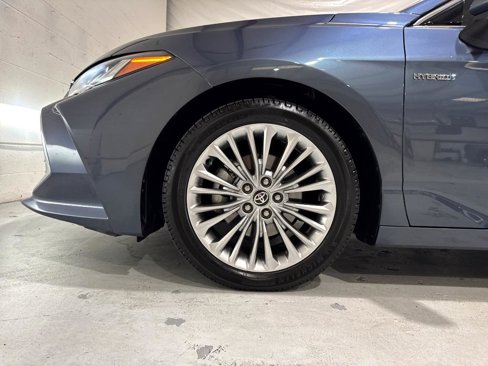 Used 2020 Toyota Avalon Limited image 81