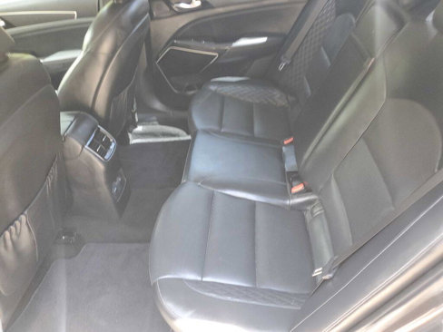 Used 2017 Kia Cadenza Limited image 15