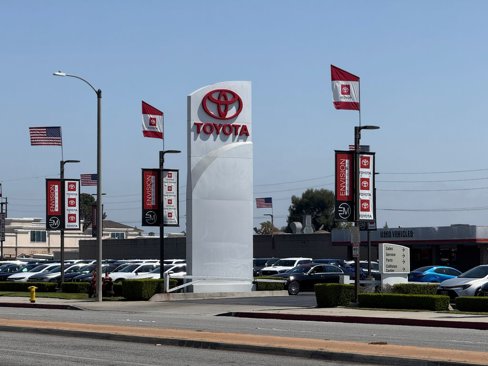 Used 2022 Toyota Corolla LE image 5