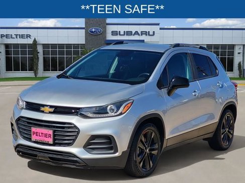 Used 2018 Chevrolet Trax LT w/ Redline Edition image 3