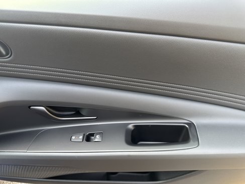 New 2025 Hyundai Elantra Sport image 18