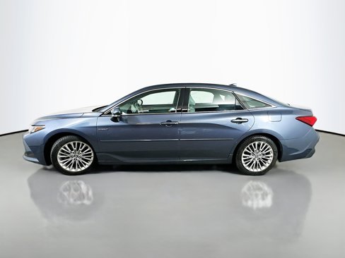 Used 2019 Toyota Avalon Limited image 4