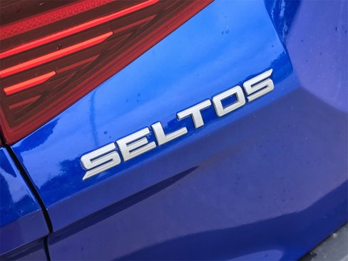 Used 2023 Kia Seltos S w/ Navigation Package image 32