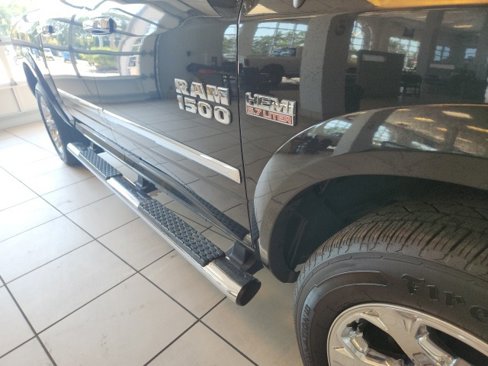 Used 2018 RAM 1500 Laramie w/ Convenience Group image 9