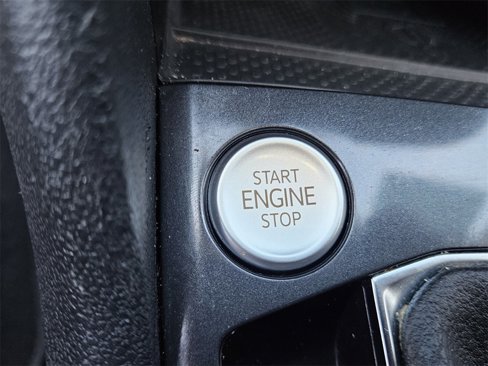 Used 2023 Volkswagen Tiguan SE image 32