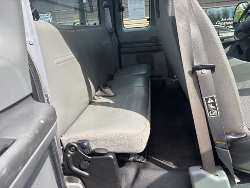 Used 2004 Ford F350 XL image 8