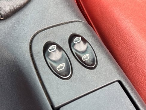 Used 1998 Porsche Boxster image 28