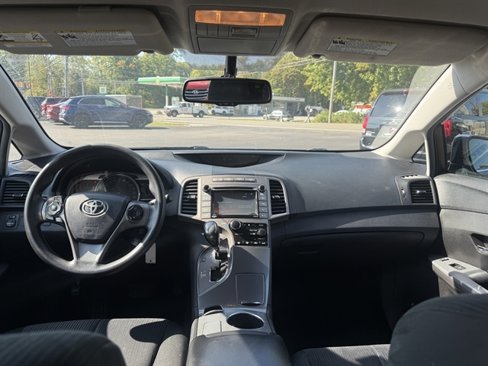 Used 2015 Toyota Venza LE image 33