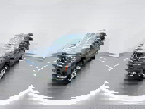 New 2025 Jeep Grand Cherokee L Laredo w/ Trailer Tow Package image 4