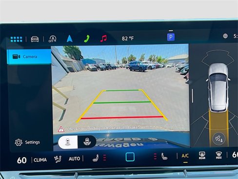 New 2025 Volkswagen Tiguan SE image 13
